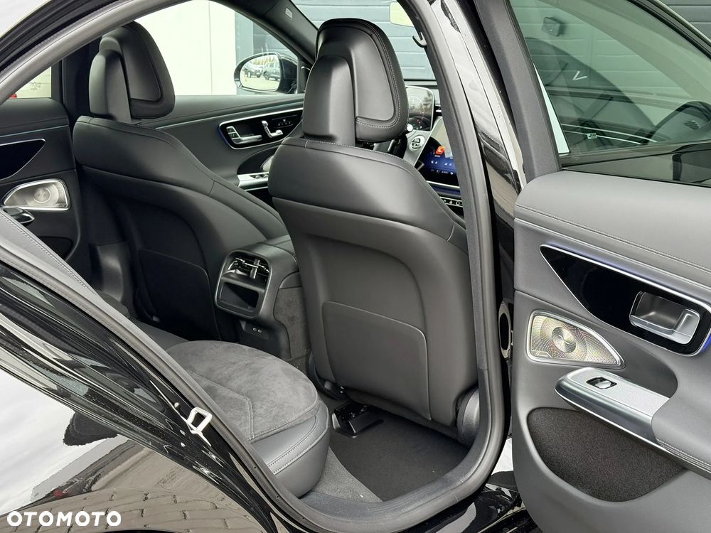 Mercedes-Benz Klasa E - 36