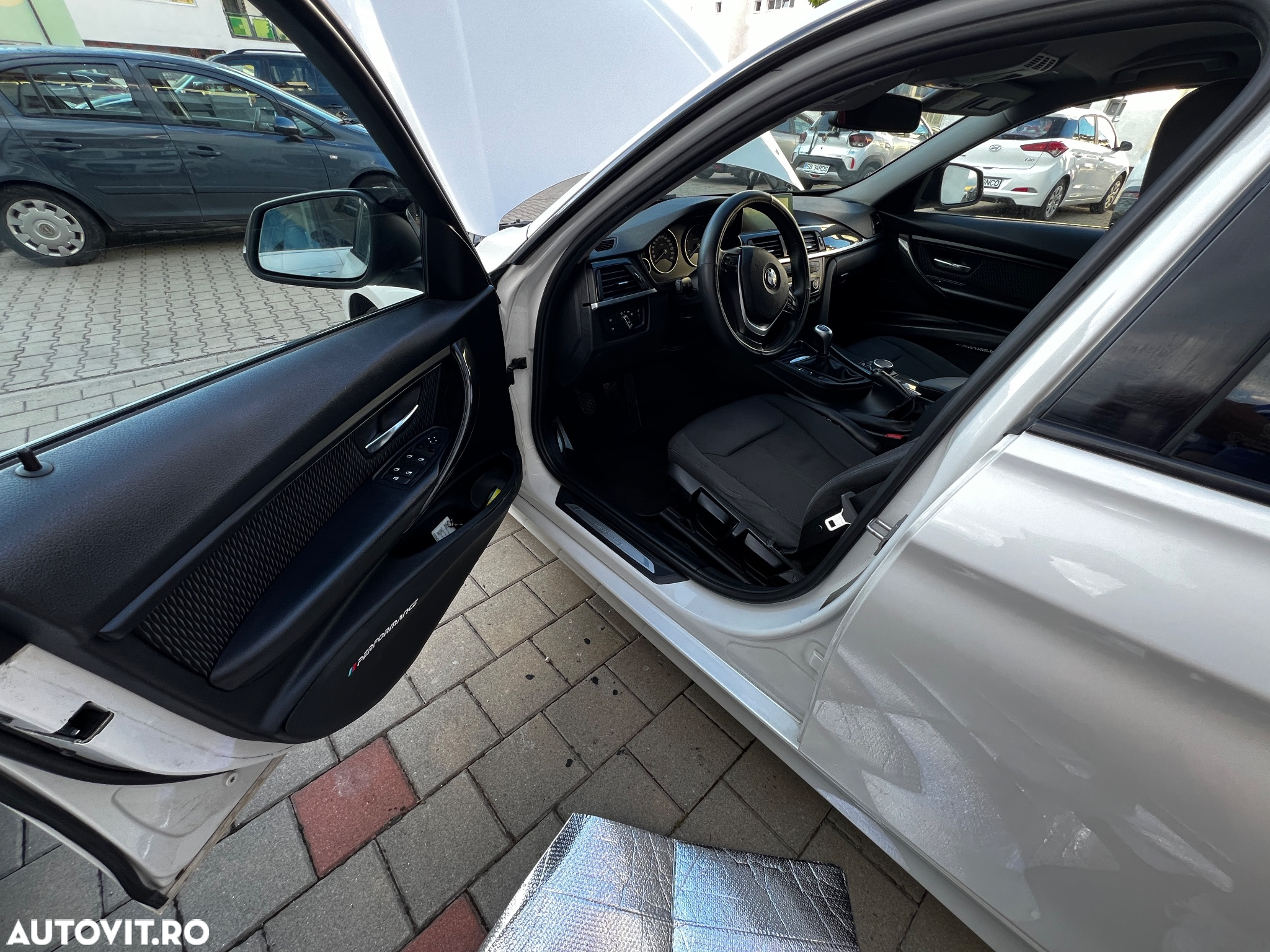 BMW Seria 3 320d - 12