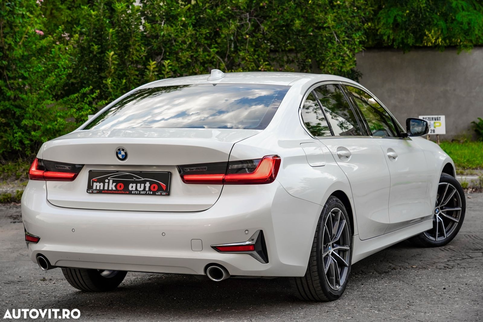BMW Seria 3 320d Aut. Luxury Line - 9