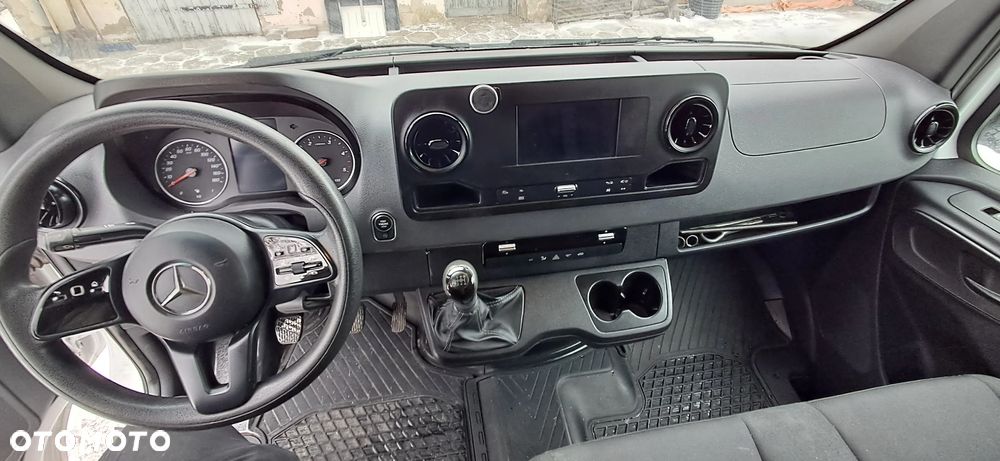 Mercedes-Benz SPRINTER - 24