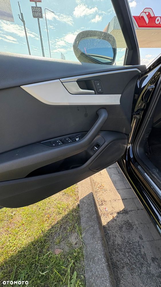 Audi A4 Limousine - 12