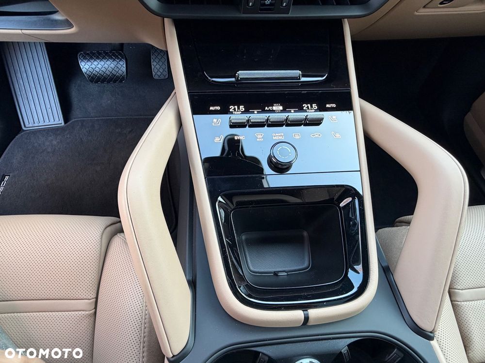 Porsche Cayenne Standard - 20