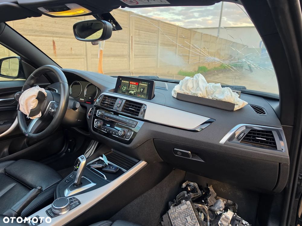 BMW Seria 2 218d M Sport - 12