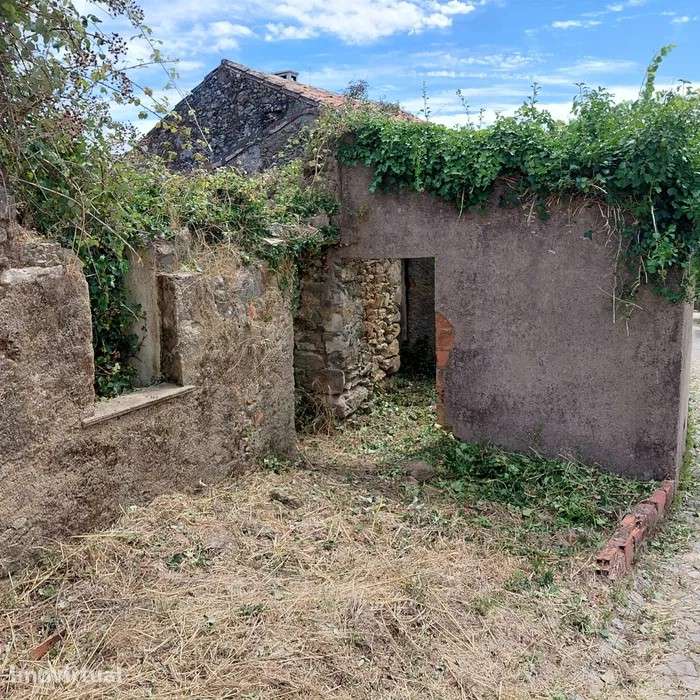 Terreno com casa em ruinas - Grande imagem: 2/10