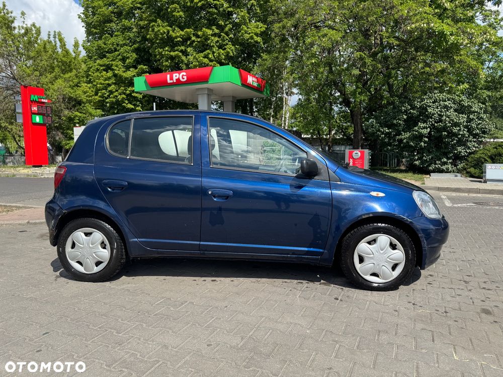 Toyota Yaris - 16