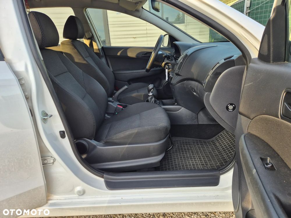 Hyundai i30 1.6 CRDi Comfort - 17