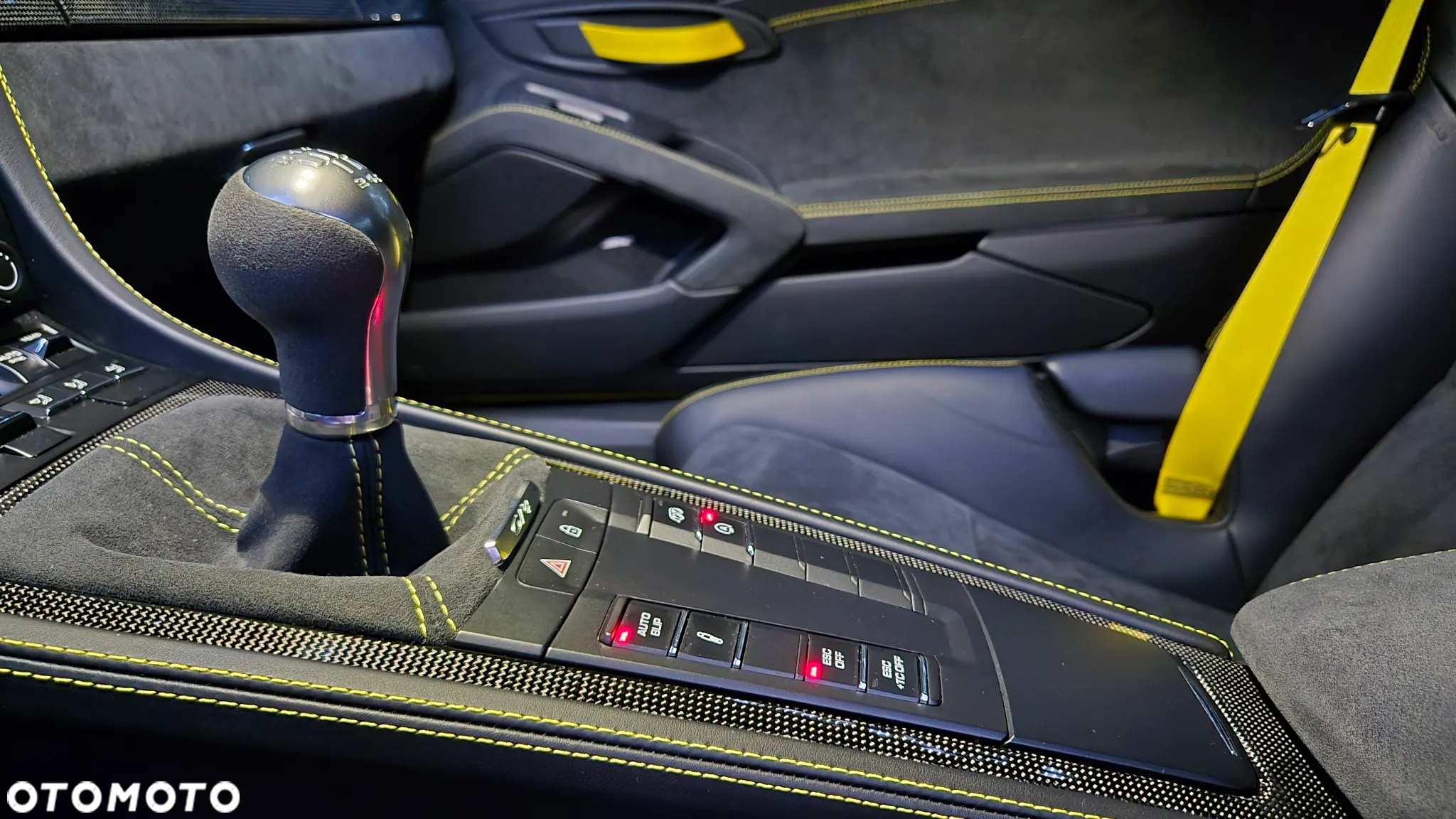 Porsche 718 Cayman GPF GT4 - 21