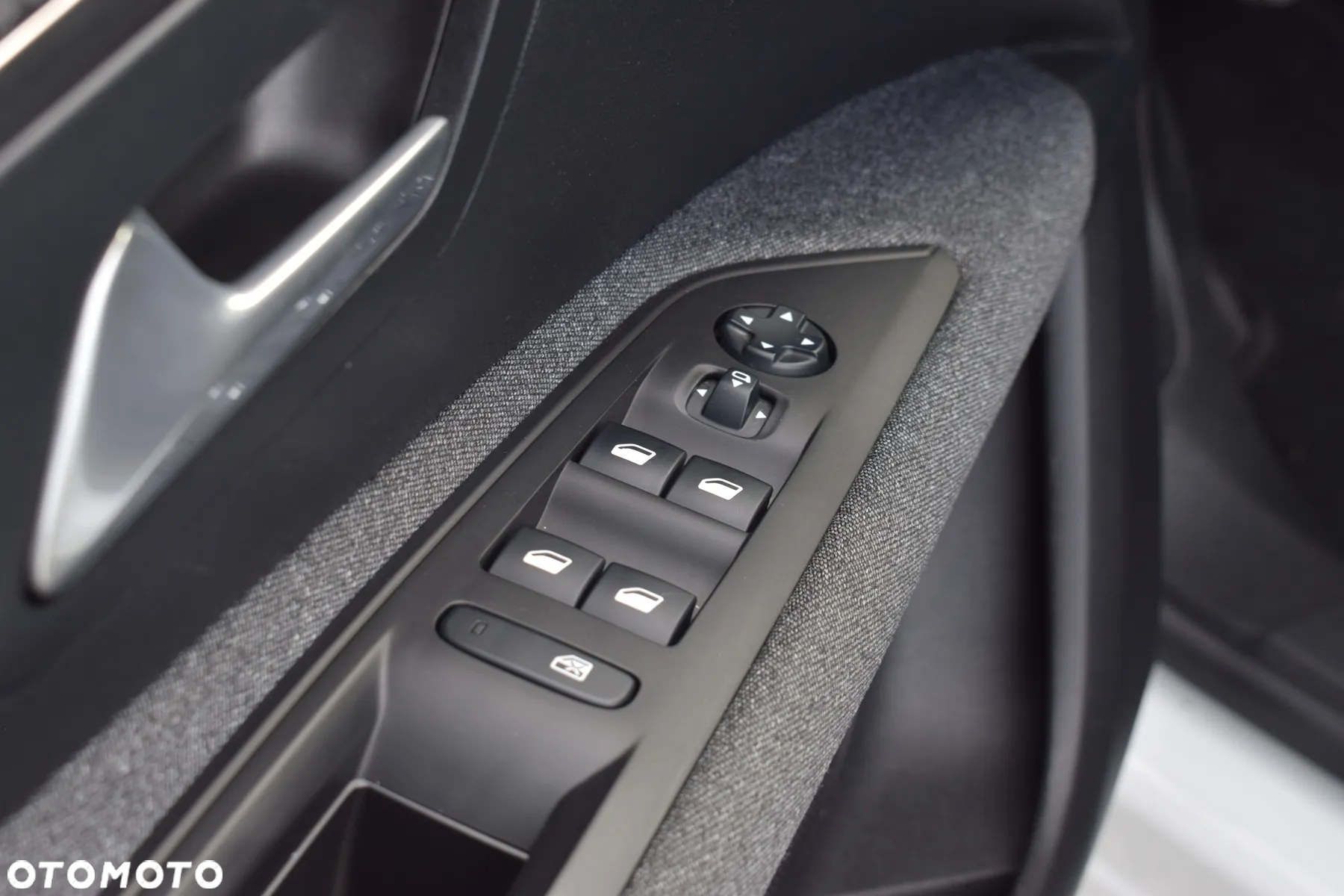 Peugeot 3008 1.2 PureTech Allure Pack S&S - 19