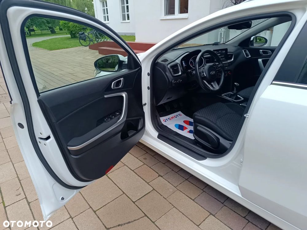 Kia Ceed 1.4 L Business Line Plus - 24