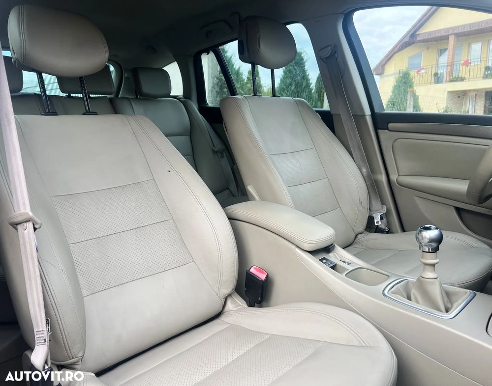 Renault Laguna ENERGY dCi 130 FAP Start & Stop Bose Edition - 9
