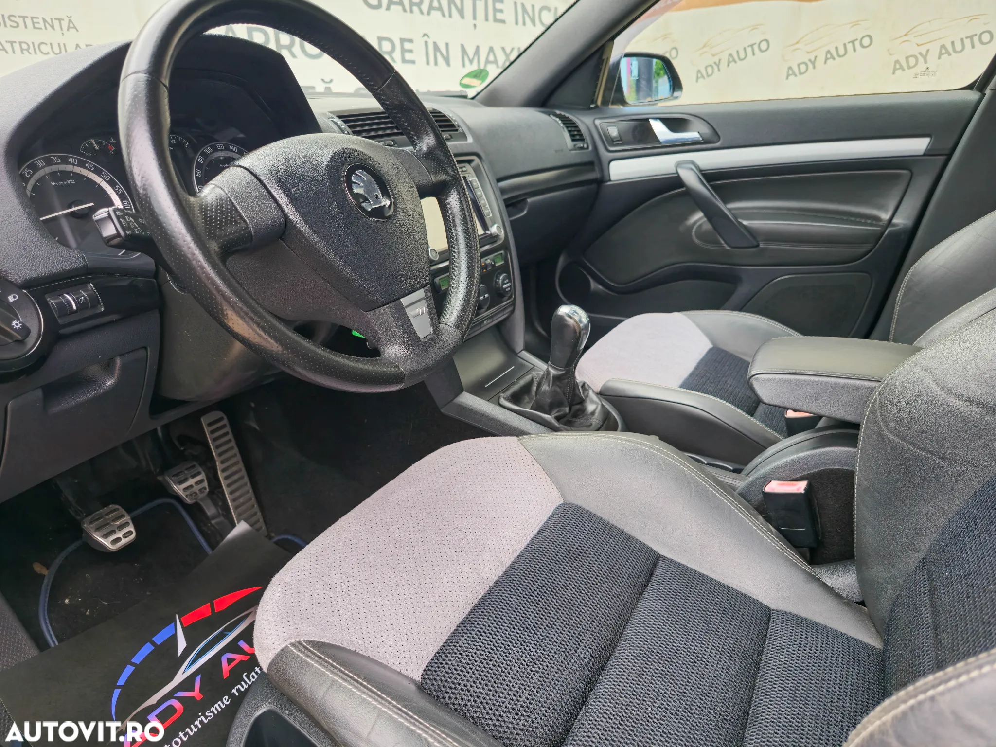 Skoda Octavia Combi 2.0 TFSI RS - 17