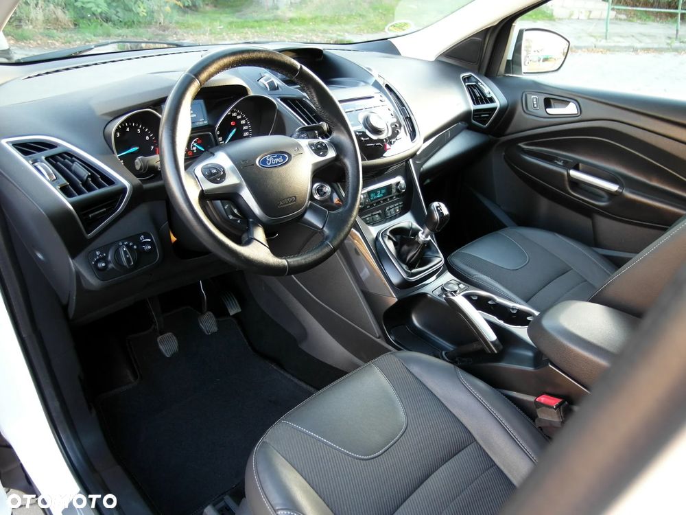 Ford Kuga - 28