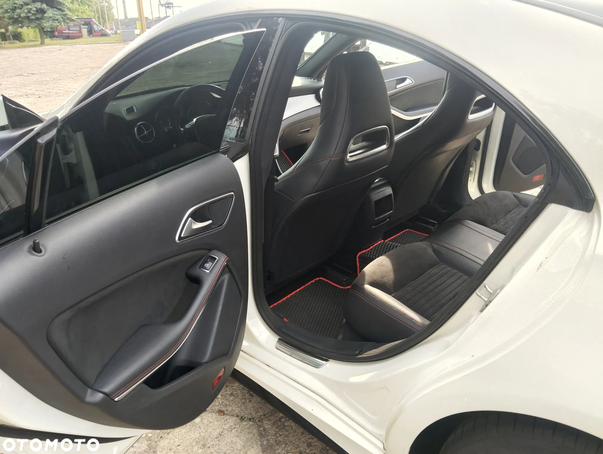 Mercedes-Benz CLA - 25