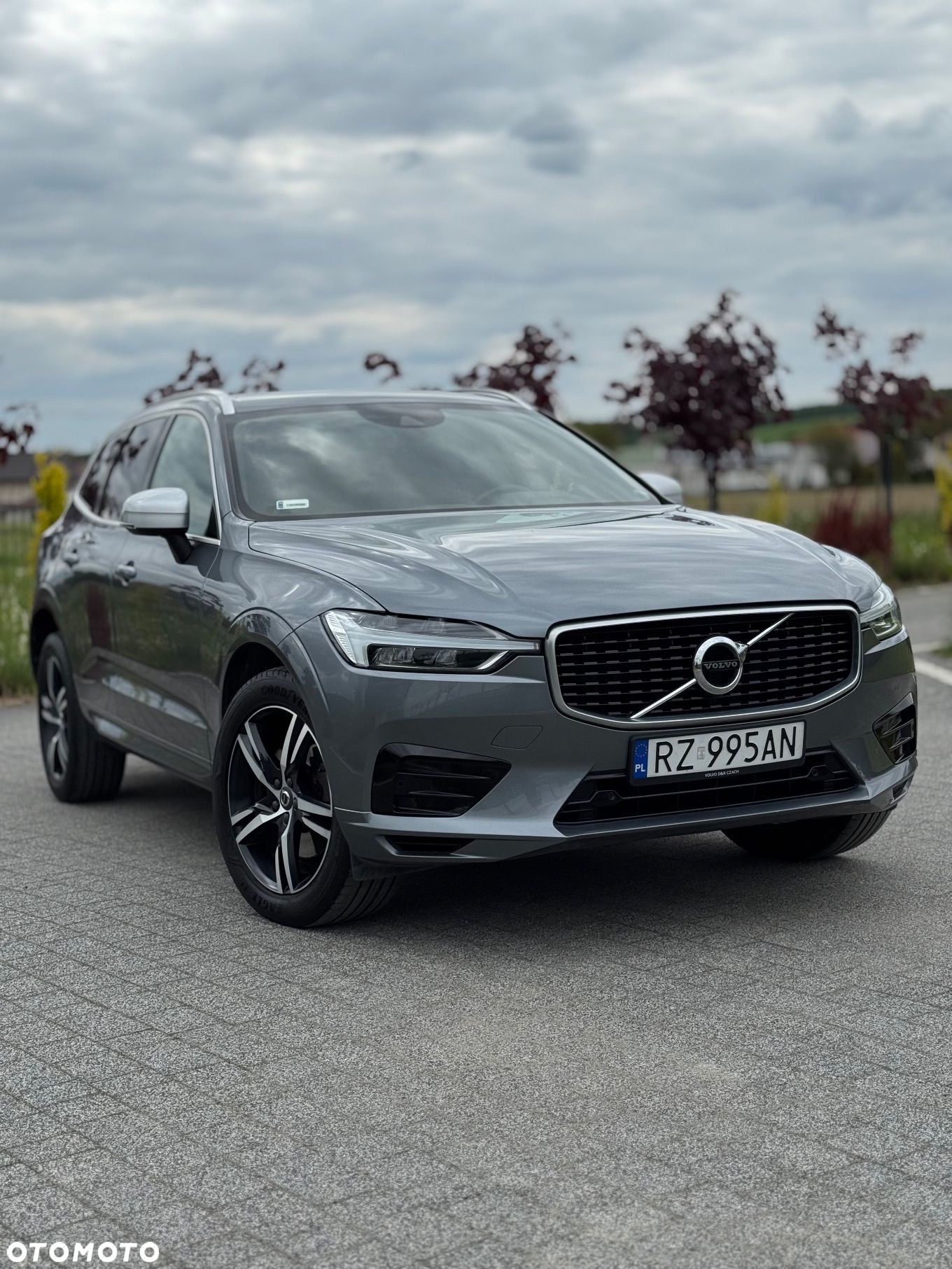 Volvo XC 60 D4 AWD R-Design - 1
