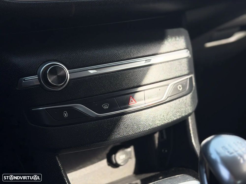 Peugeot 308 1.6 e-HDi Active J17 - 19