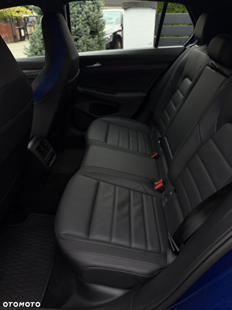 Volkswagen Golf - 25