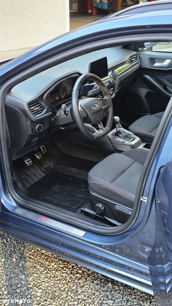 Ford Focus 1.0 EcoBoost ST-Line - 12