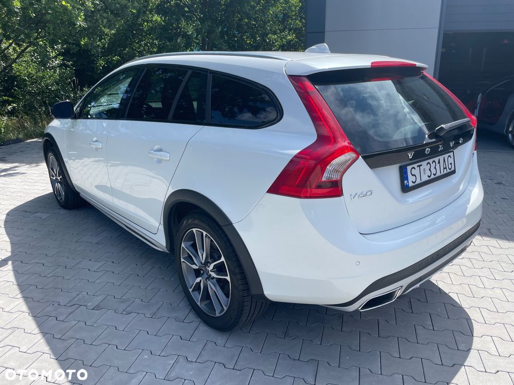 Volvo V60 Cross Country T5 AWD Summum - 4