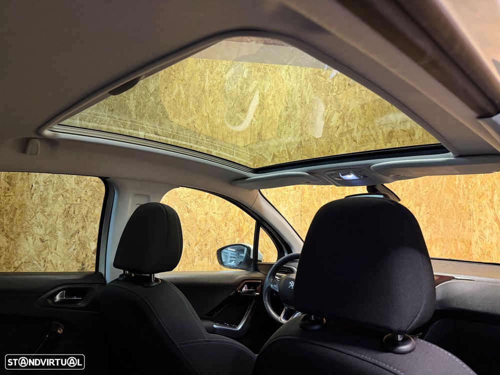 Peugeot 208 82 VTI Allure - 14