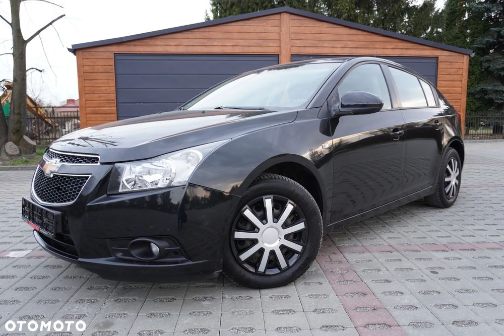 Chevrolet Cruze 1.6 LS+ - 12