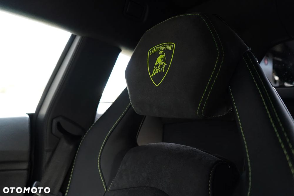 Lamborghini Aventador S - 18