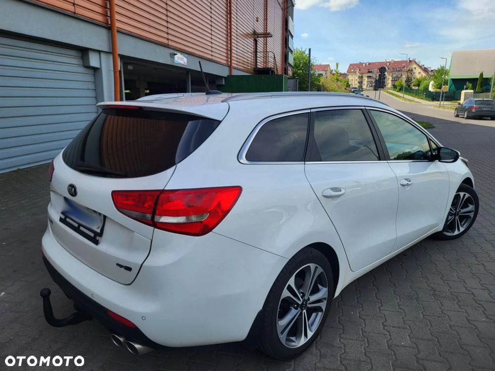 Kia Ceed 1.6 CRDi 136 DCT ISG SW GT Line - 20