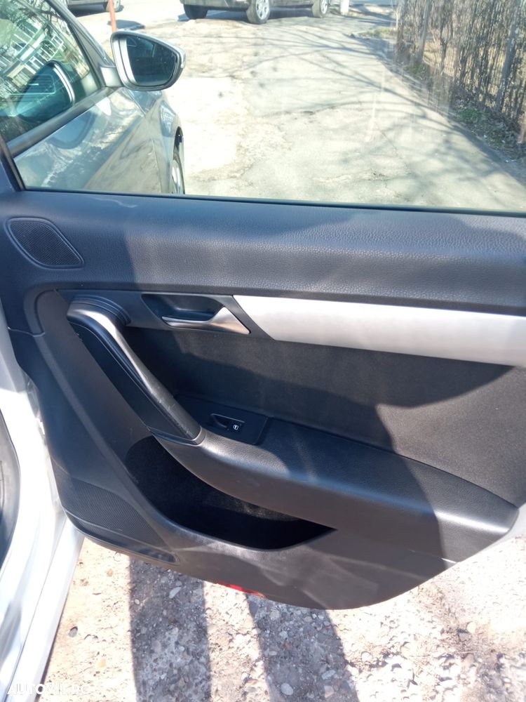 Volkswagen Passat 1.6 TDI DPF BlueMotion Technology Comfortline - 7