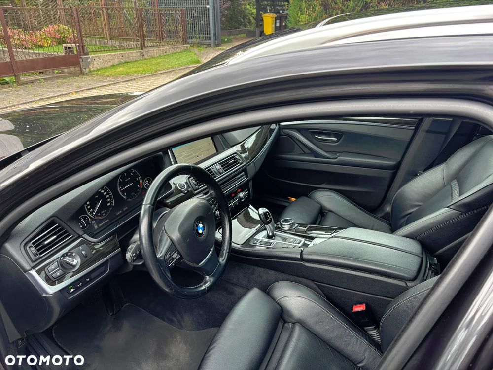 BMW Seria 5 525d xDrive Luxury Line - 3
