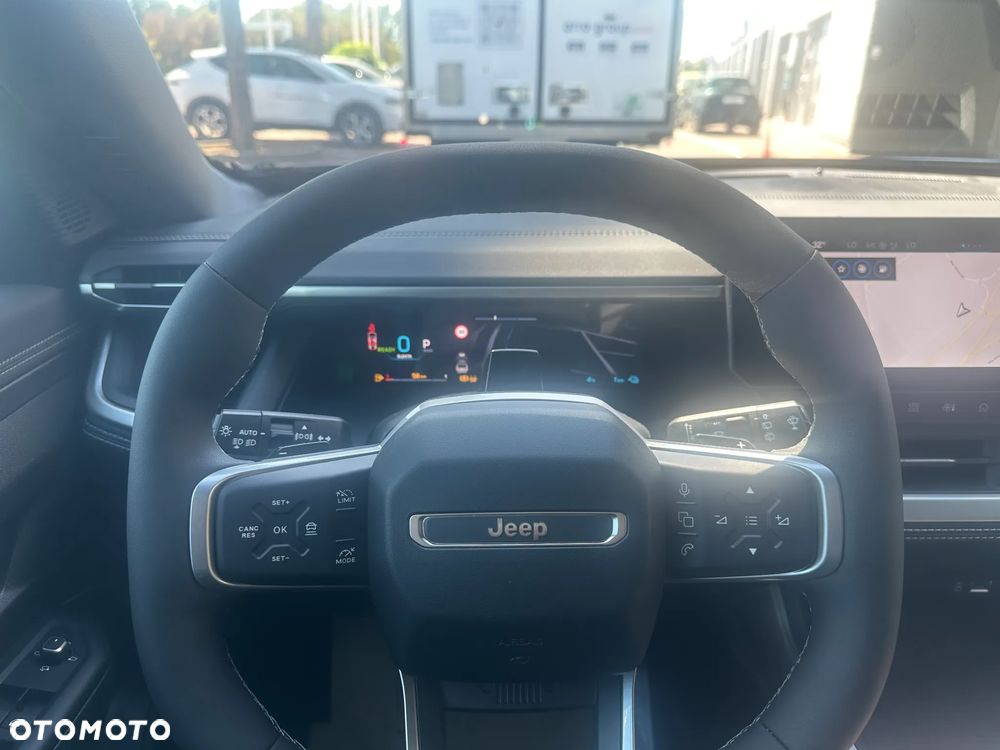 Jeep Compass - 10