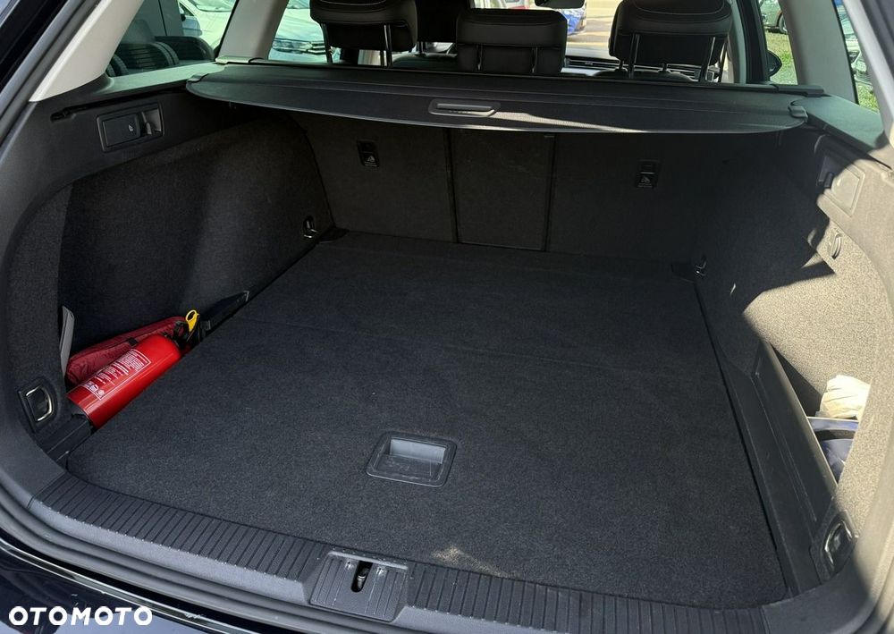 Volkswagen Passat 2.0 TSI Elegance DSG - 38