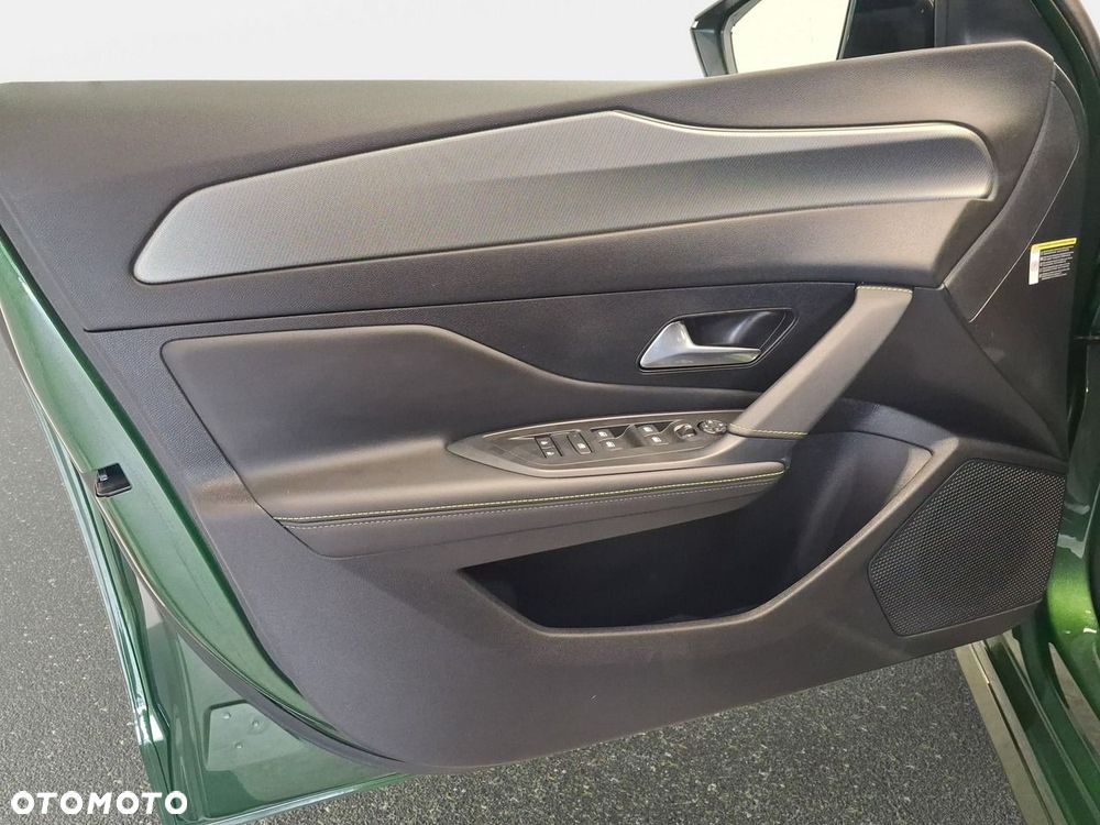 Peugeot 308 1.2 PureTech GT S&S EAT8 - 23