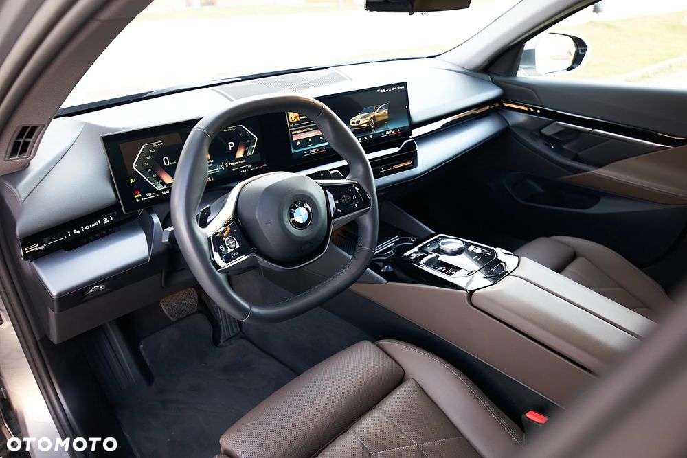 BMW Seria 5 520i mHEV - 14