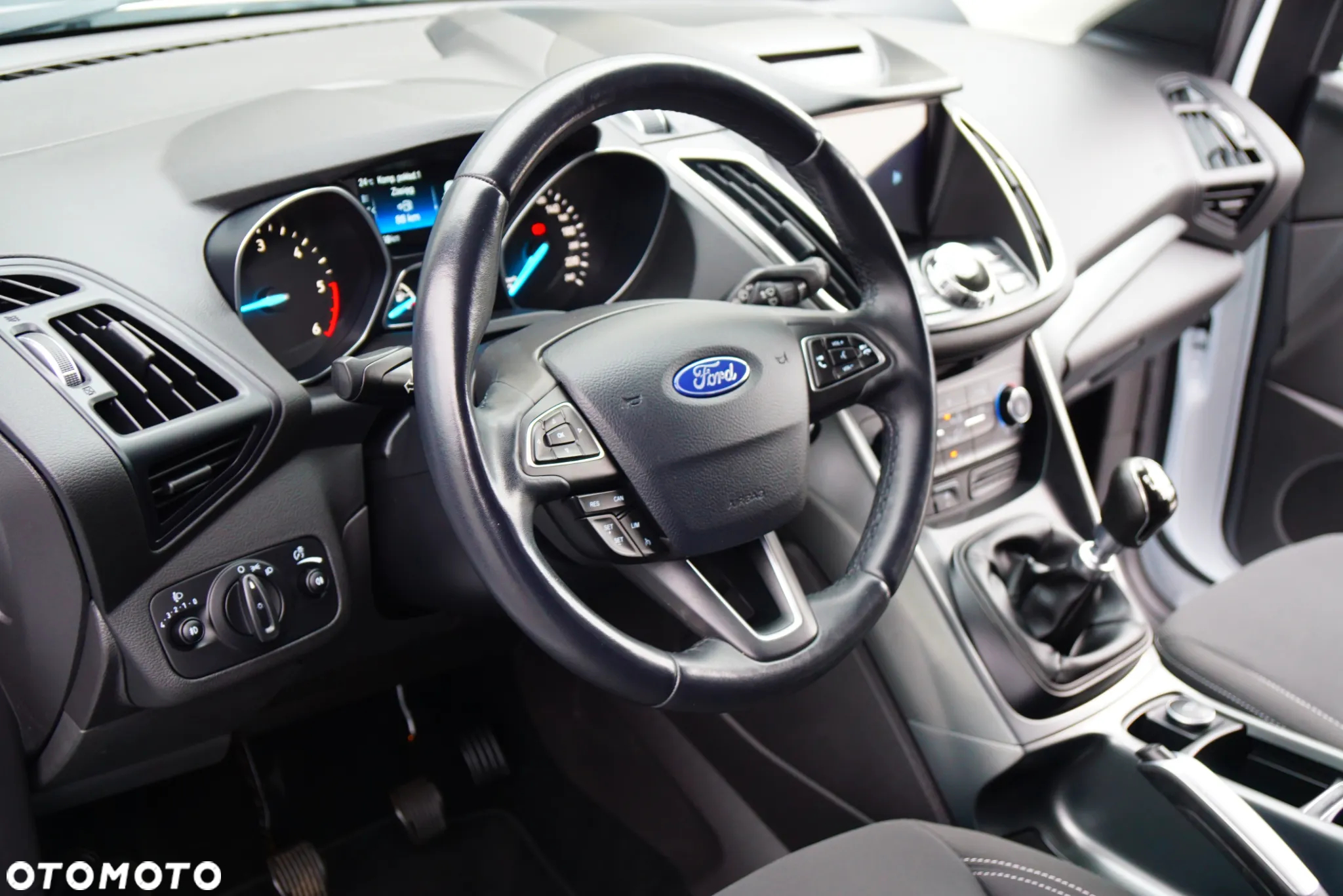 Ford Kuga 1.5 EcoBlue FWD Titanium - 28