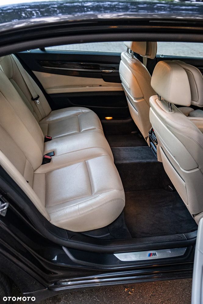 BMW Seria 7 740Li Edition Exclusive - 19