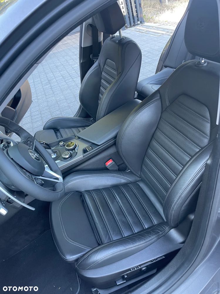 Alfa Romeo Giulia 2.0 Turbo Veloce Q4 - 9