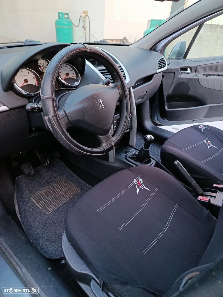 Peugeot 207 1.4 HDi Urban - 20