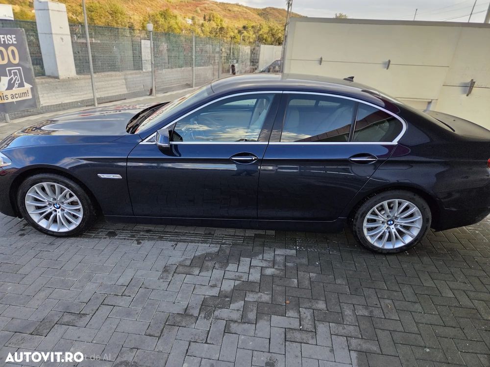 BMW Seria 5 525d xDrive AT - 11