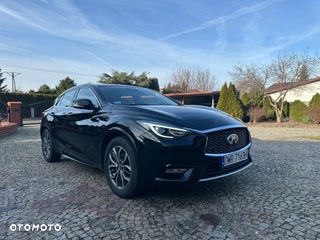 Infiniti Q30