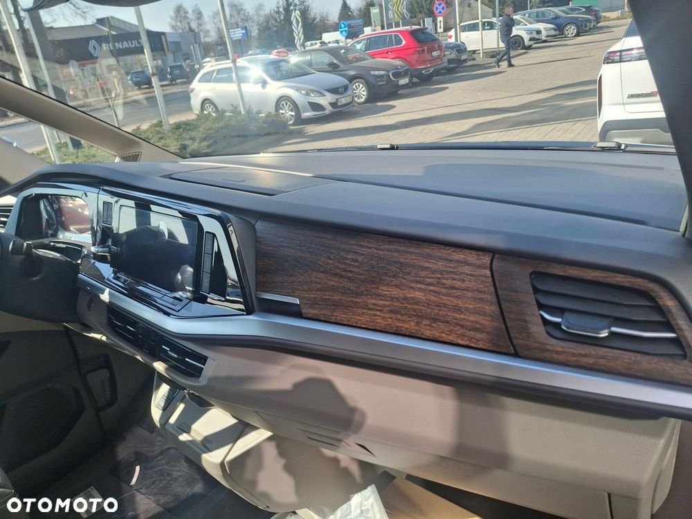 Volkswagen Multivan - 17