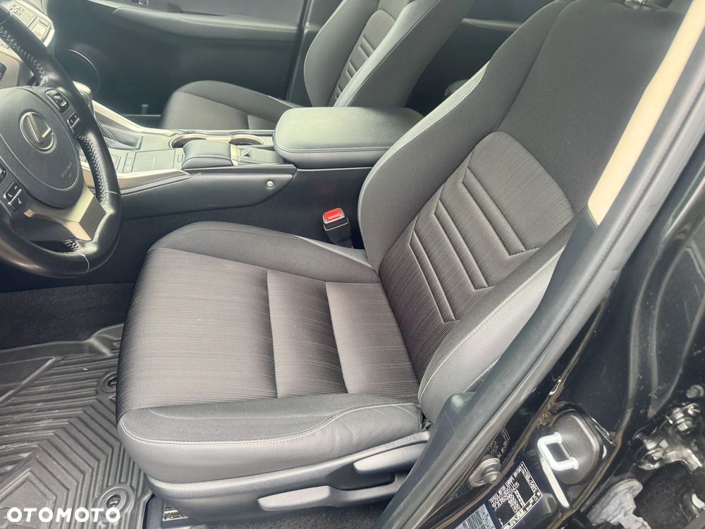 Lexus NX 350h Business AWD - 16