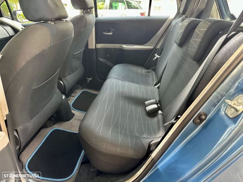 Toyota Yaris 1.0 VVT-i Sol AC+VSC - 14