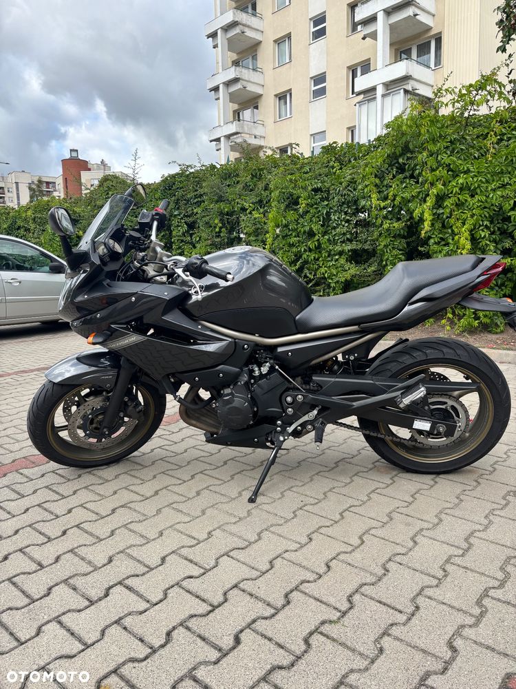 Yamaha XJ - 6