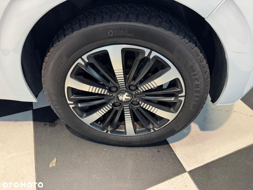 Peugeot 208 PureTech 110 Stop & Start EAT6 Allure - 34