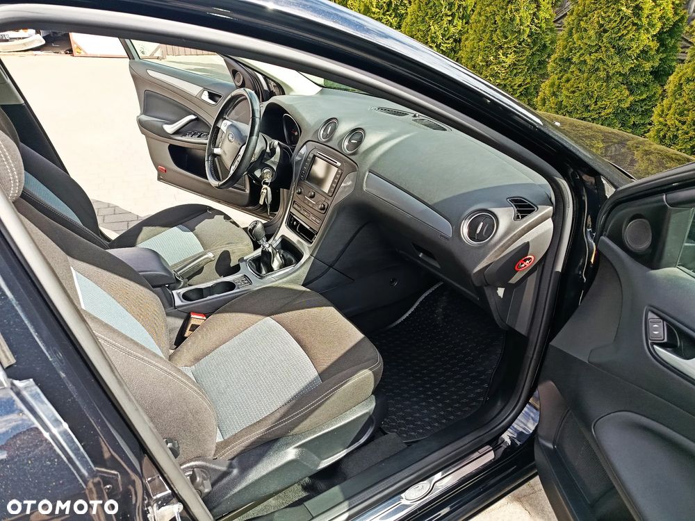 Ford Mondeo 2.0 TDCi Champions Edition - 28