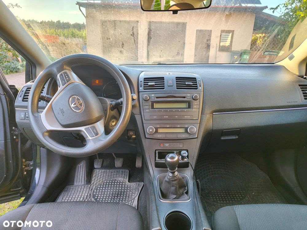 Toyota Avensis 2.0 D-4D Luna - 13