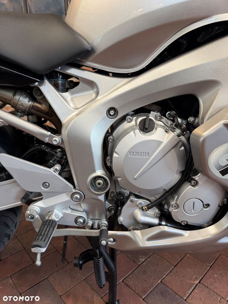 Yamaha FZ6 - 11