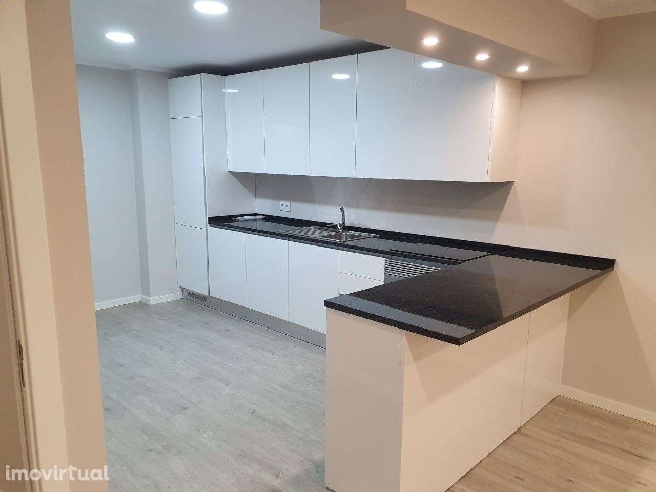 Apartamento T1 Remodelado Massamá Norte - Grande imagem: 3/16