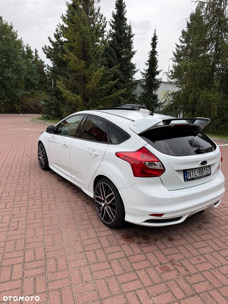Ford Focus 2.0 EcoBoost ST - 6