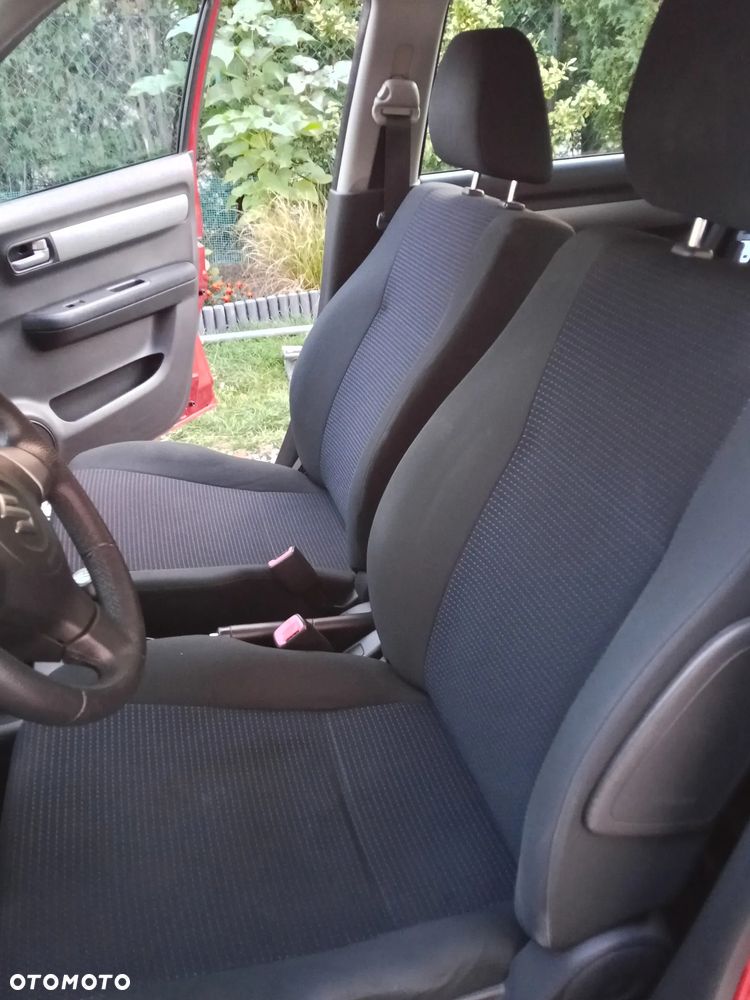Suzuki Swift 2010 photo 5