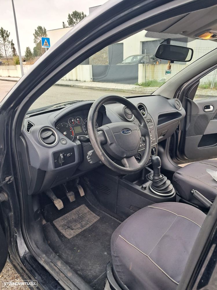 Ford Fiesta 1.4 TDCI Ambiente - 1